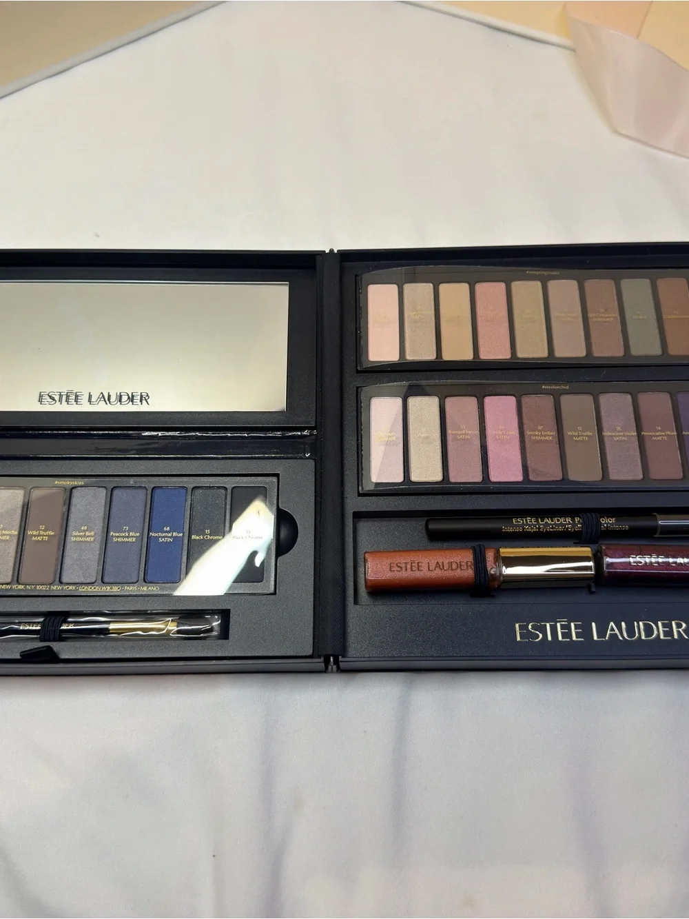 Estee Lauder Eyeshadow Sets in Neutral, Pink & Blue Shades